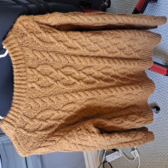 Large top - Picture 3 of 3